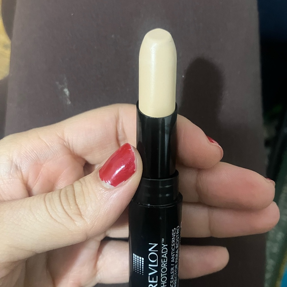 Revlon concealer - Picture 6 of 6